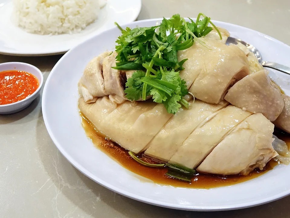 Hainanese chicken with rice