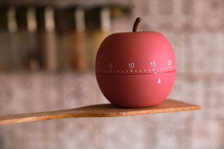 Kitchen timer shaped like a apple on kitchen