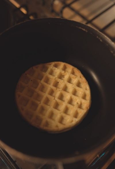 How to make waffles using a skillet